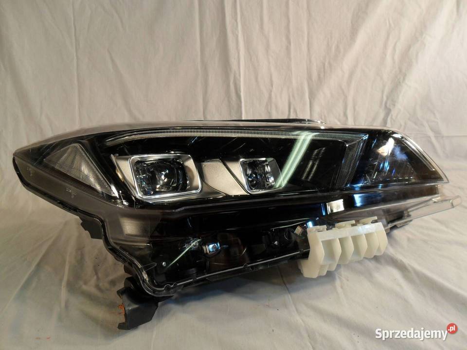 REFLEKTOR PRZÓD STRONA PRAWA NISSAN LEAF II ZE1 Lampy przednie Nowy Tomyśl