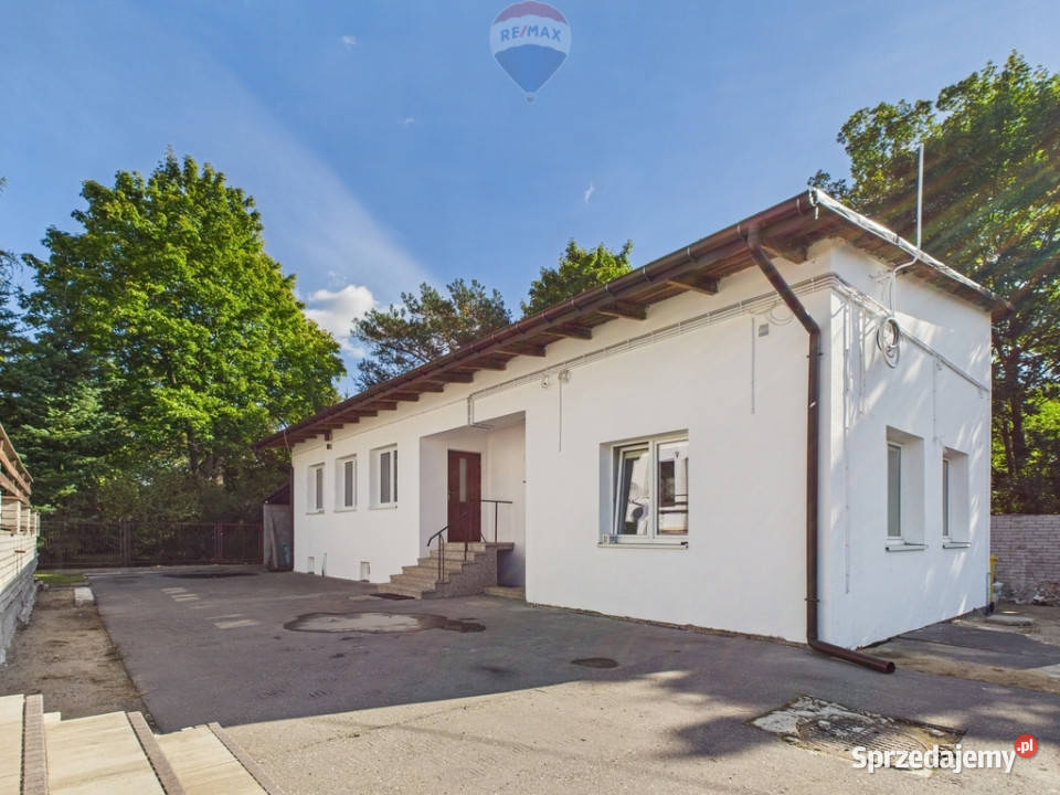 Wolnostojący budynek usługowy Ilość pomieszczeń 7 Warszawa