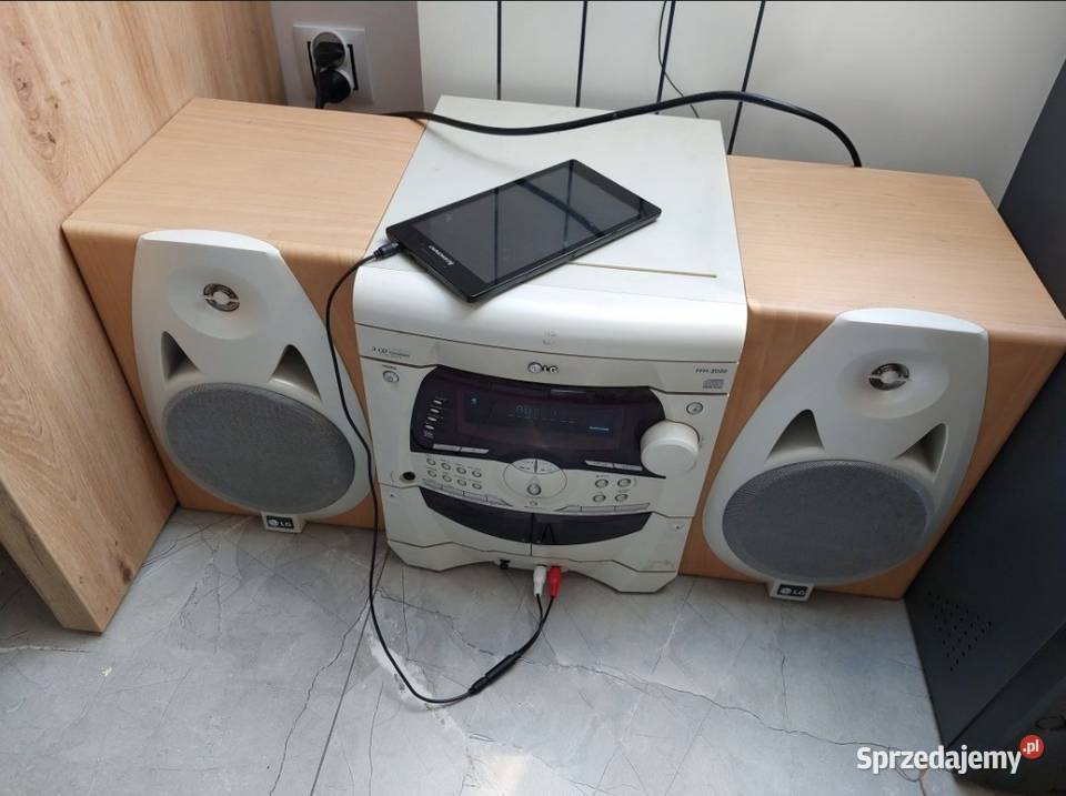 Wieża LG FFH2020 AUX CD Magnetofon Kolumny małopolskie Binarowa