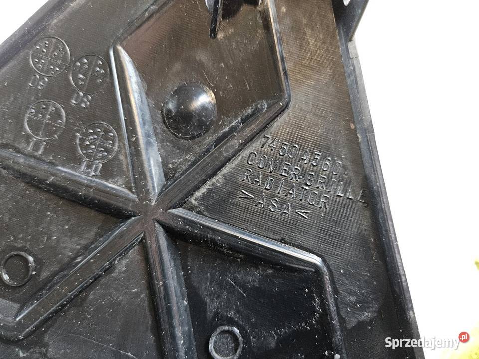 MITSUBISHI PAJERO IV 4 ZNACZEK GRILLA ATRAPY Międzychód sprzedam