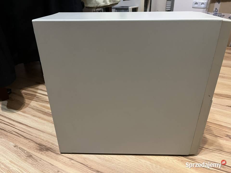 Zabytkowy komputer PC AT Pentium II 233MHz Brzana