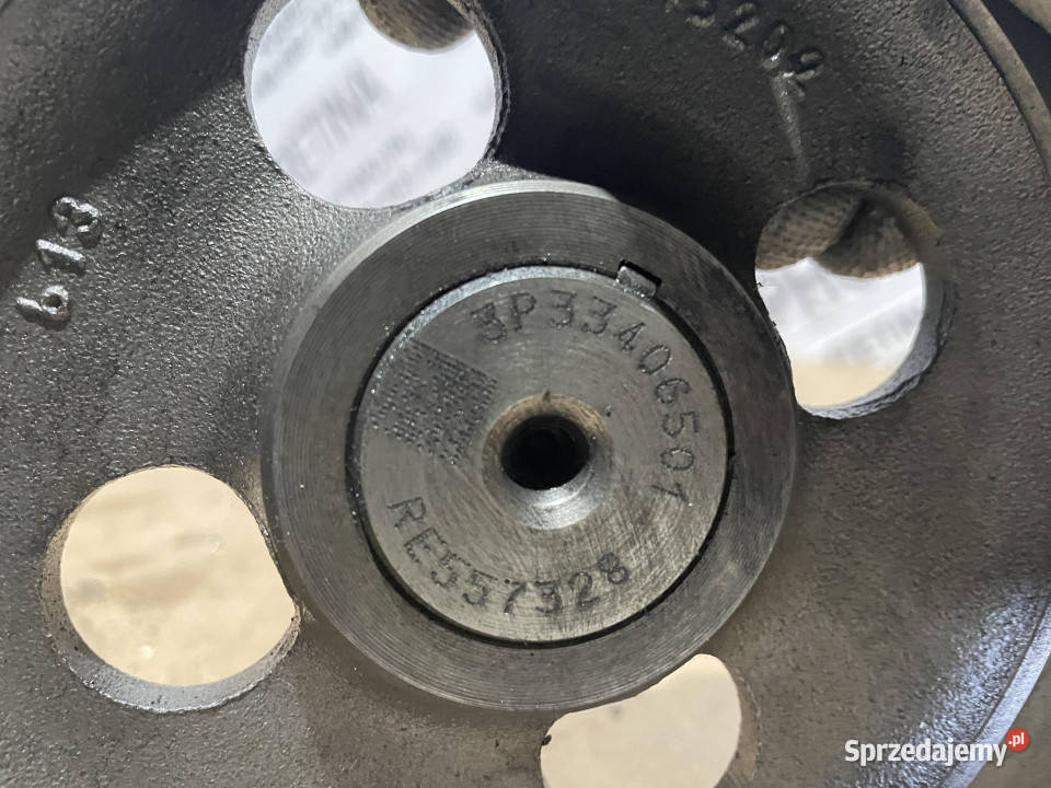 John Deere 6068 wałek rozrządu RE557329 RE557328