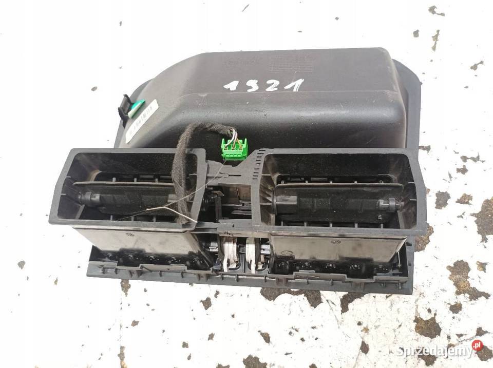 KRATKI NAWIEWU ŚRODKOWA DESKI EU 30791738 Volvo