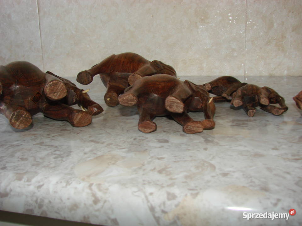 stado słoni indyjskie drewniane figury Pruszcz Gdański