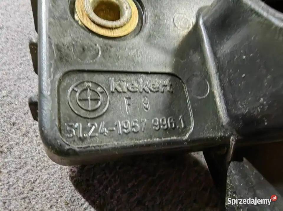 Zamek klapy bagażnika BMW e32 Pozostałe Żory sprzedam