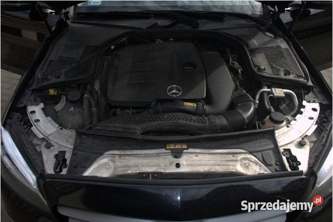 MERCEDESBENZ C 200 4MATIC 2018 149700 ccm 184 184KM Warszawa sprzedam