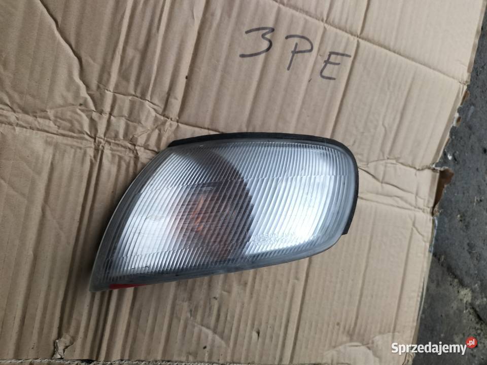 KIERUNKOWSKAZ MIGACZ LEWY Nissan Almera Oświetlenie Kamień-Kolonia