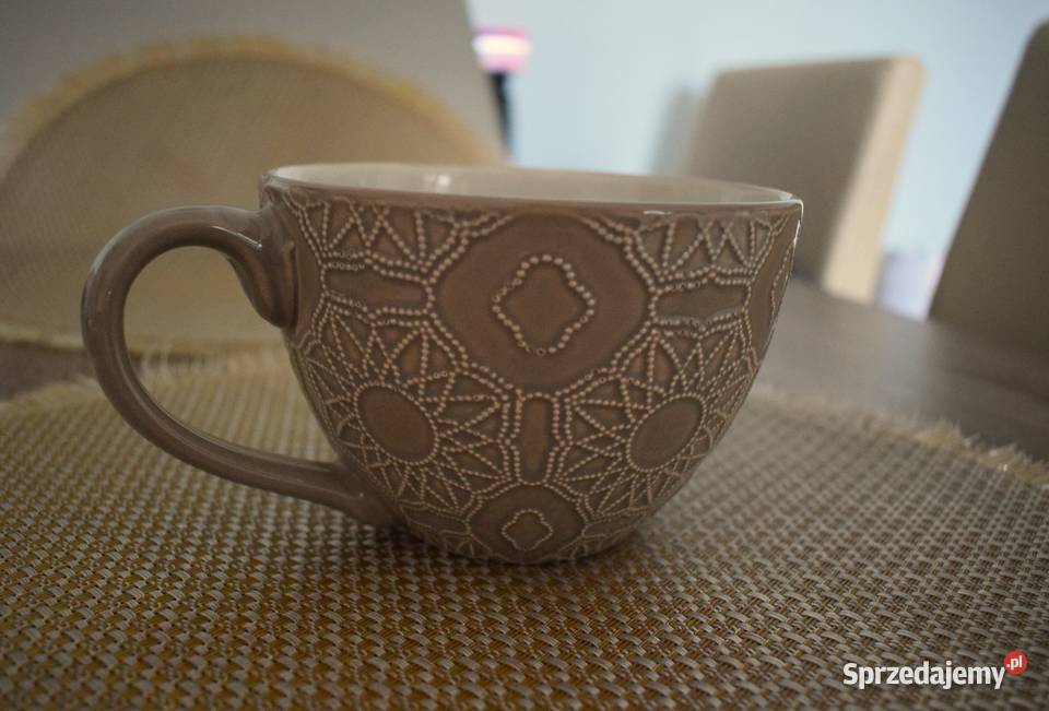 Kubek ceramiczny z reliefowym wzorem pojemność Chełmno