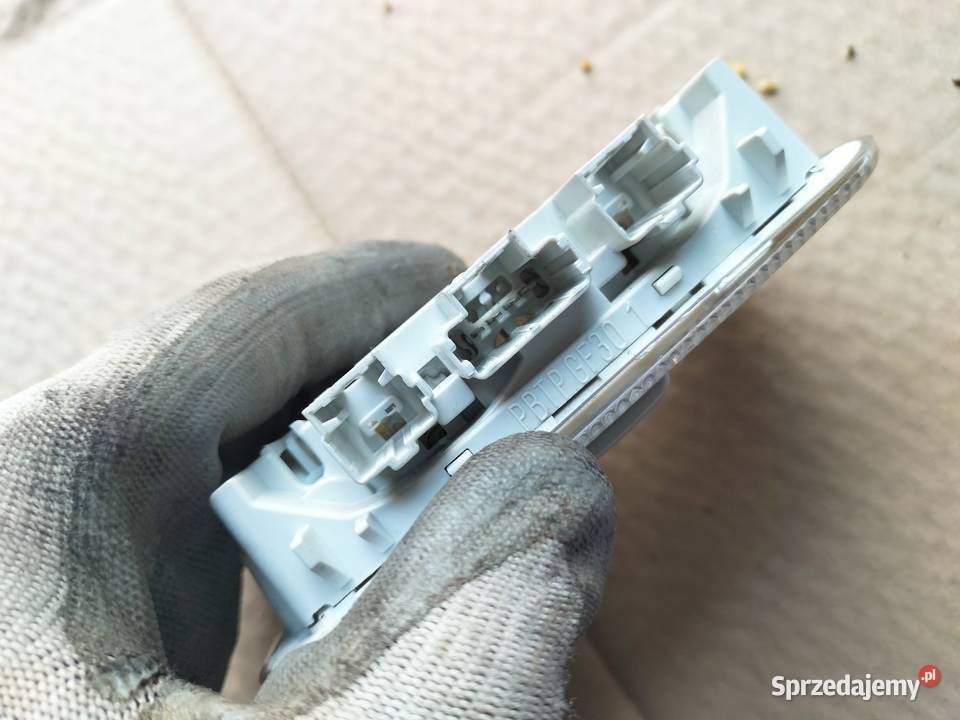 CITROEN C3 MK1 LAMPKA WNĘTRZA OŚWIETLENIE KABINY