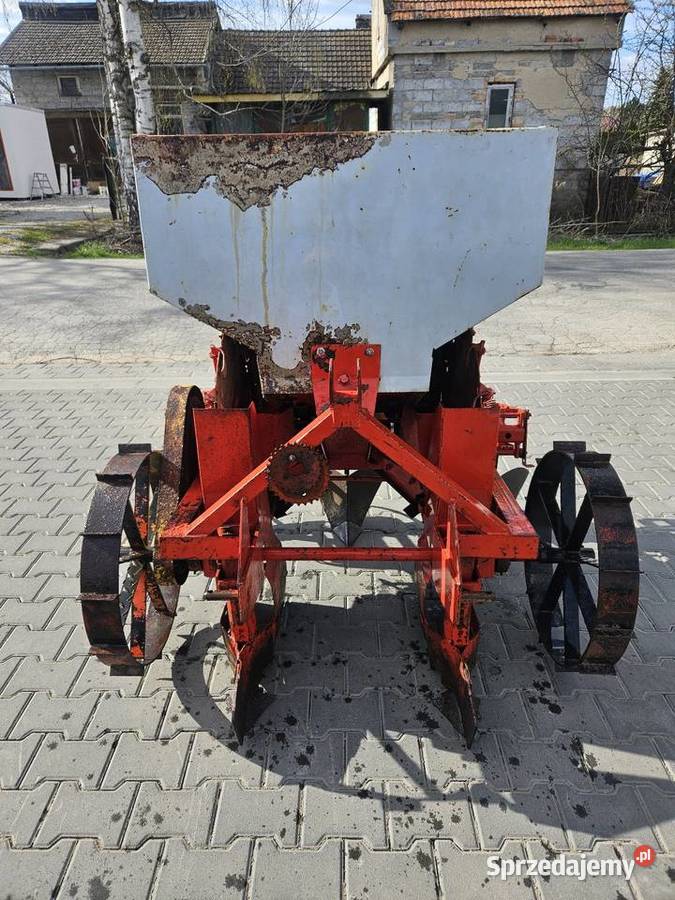 Sadzarka do ziemniaków automatyczna na dwa koła Stogniowice