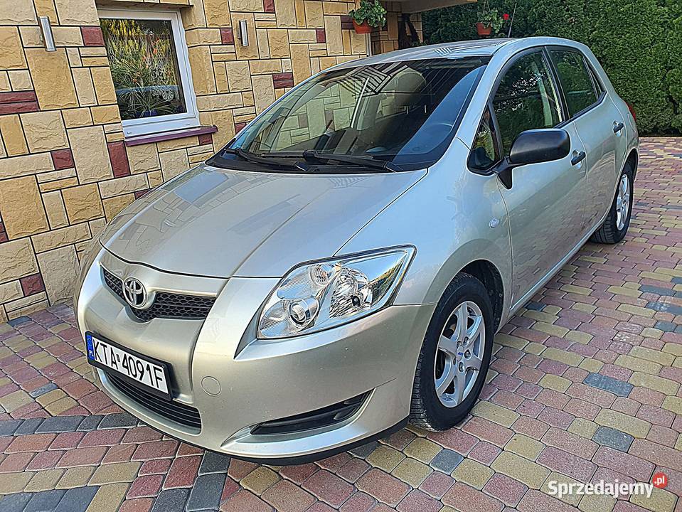 TOYOTA AURIS 2008 14 BENZYNA lakier metallic Auris Łęg Tarnowski