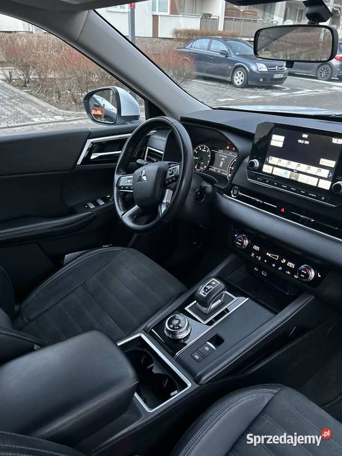 Mitsubishi Outlander IV 2023r 4WD NOWY MODEL Warszawa