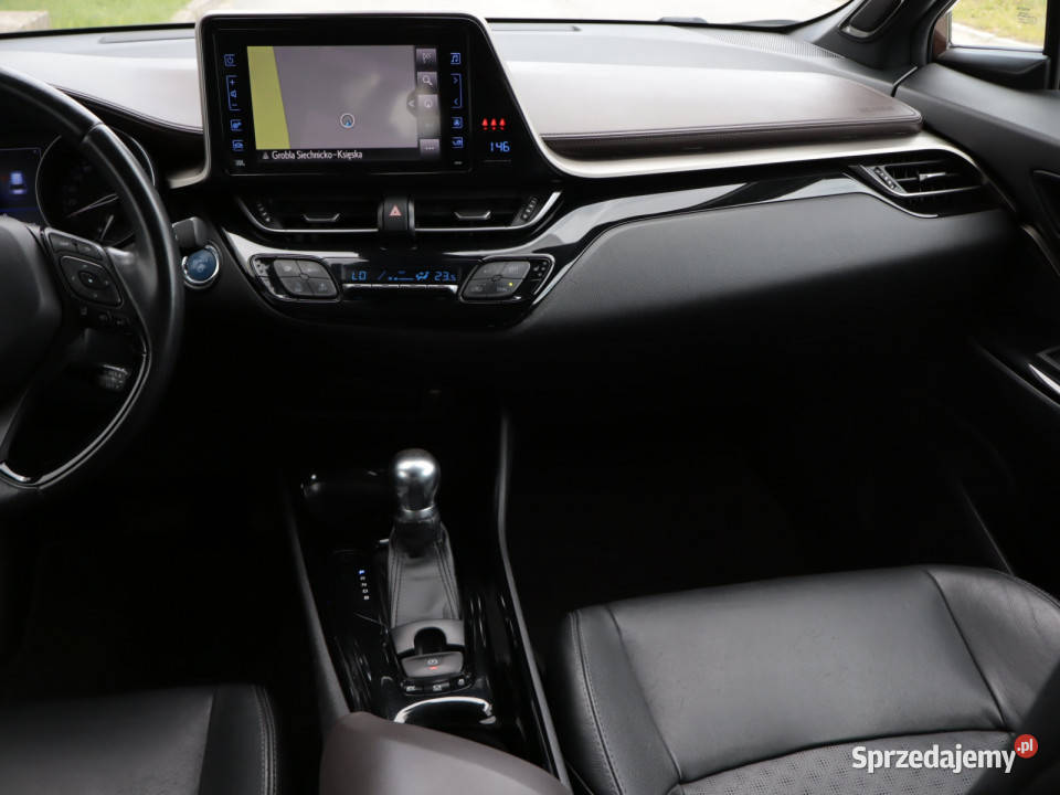 Toyota CHR 18 Hybrid asystent pasa ruchu Piaseczno