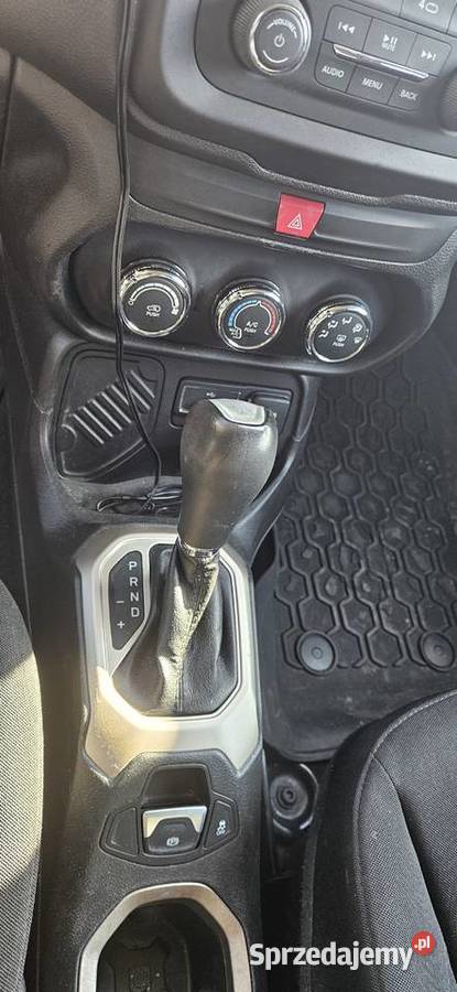 Jeep Renegade SPORT 24 benzyna 2016r 184000km Ślesin sprzedam