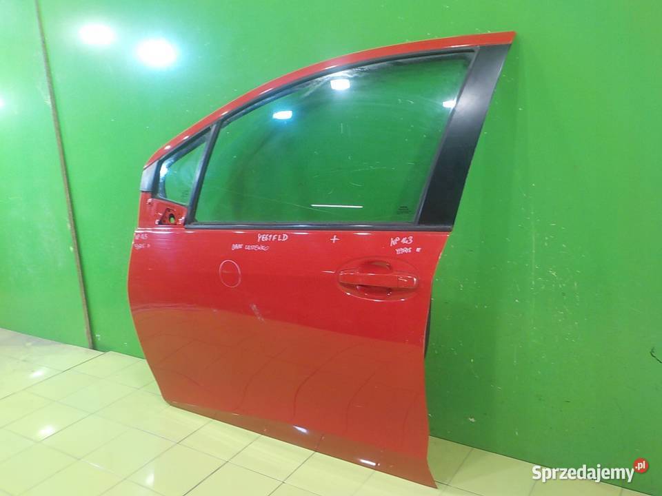TOYOTA YARIS III 10 VVTI 11r HB 5D drzwi lewe osobowe Suków