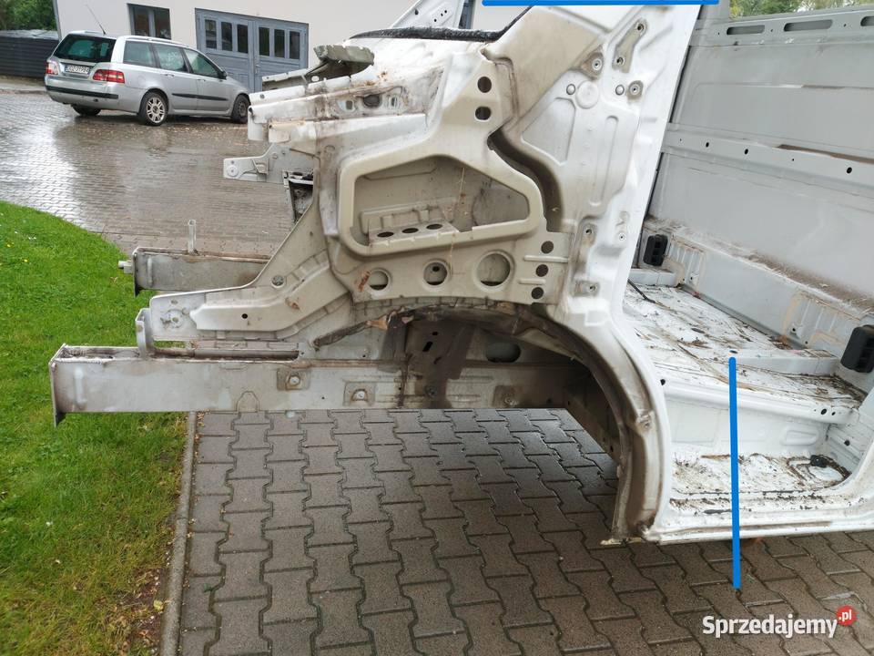 MERCEDES Sprinter W907 Podłużnica ćwiartka przód