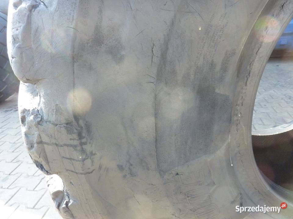 Opona używana przemysłowa 235R25 BRIDGESTONE Zaścianki