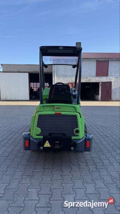 Miniładowarka Avant 528 optidrive Gostycyn sprzedam