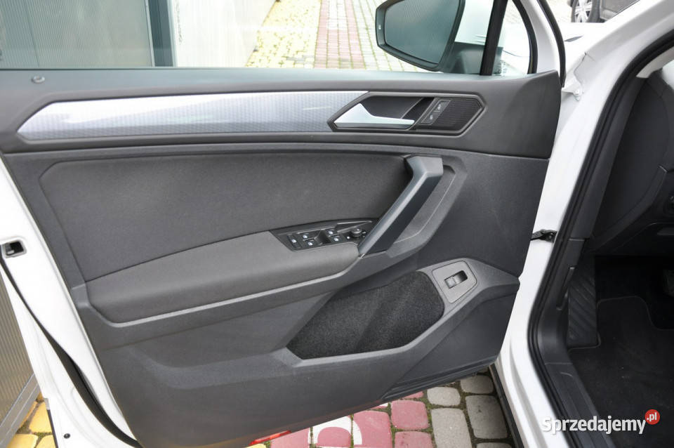 Volkswagen Tiguan 15 TSI 150 DSG Life Kamera El podkarpackie Stalowa Wola