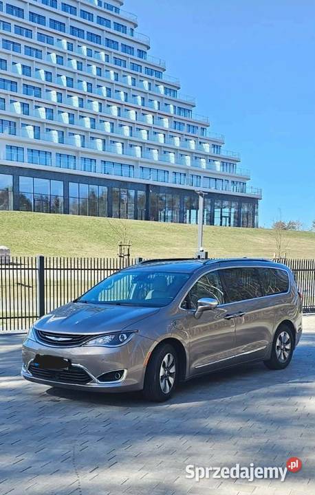 Chrysler Pacifica Hybryda dach panoramiczny wielkopolskie Poznań