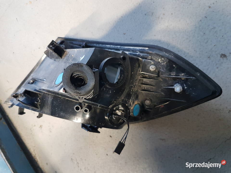 FORD FIESTA MK8 LAMPA TYLNA LEWA USZKODZONA LED Turek