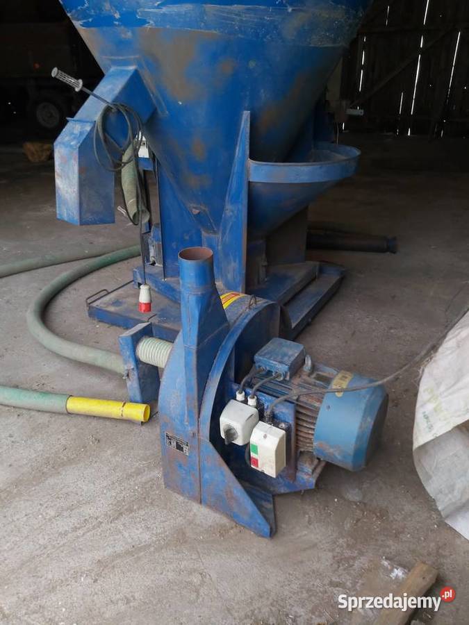 Mieszalnik pasz ze śrutownikiem Dozamech Dobierzyn sprzedam