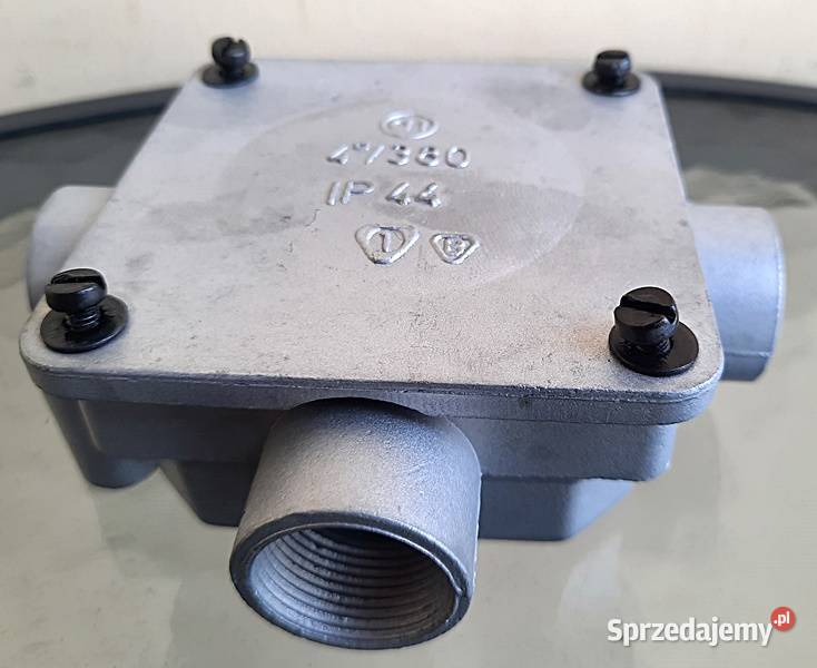 Rozetka rozgałęźnik aluminiowy puszka 8x8 3 x Ostrów Wielkopolski sprzedam