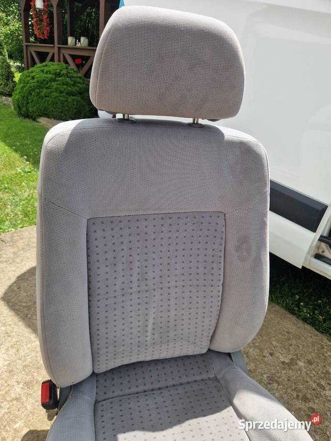 Fotel kierowcy passat B5 sedan kombi jasny welur Wyposażenie wnętrza