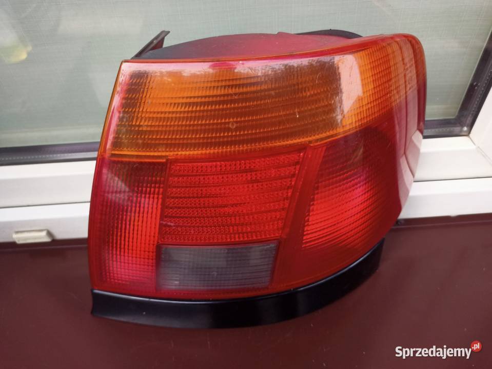 Audi A4 B5 sedan lampa tył tylna prawa wkład Sieradz