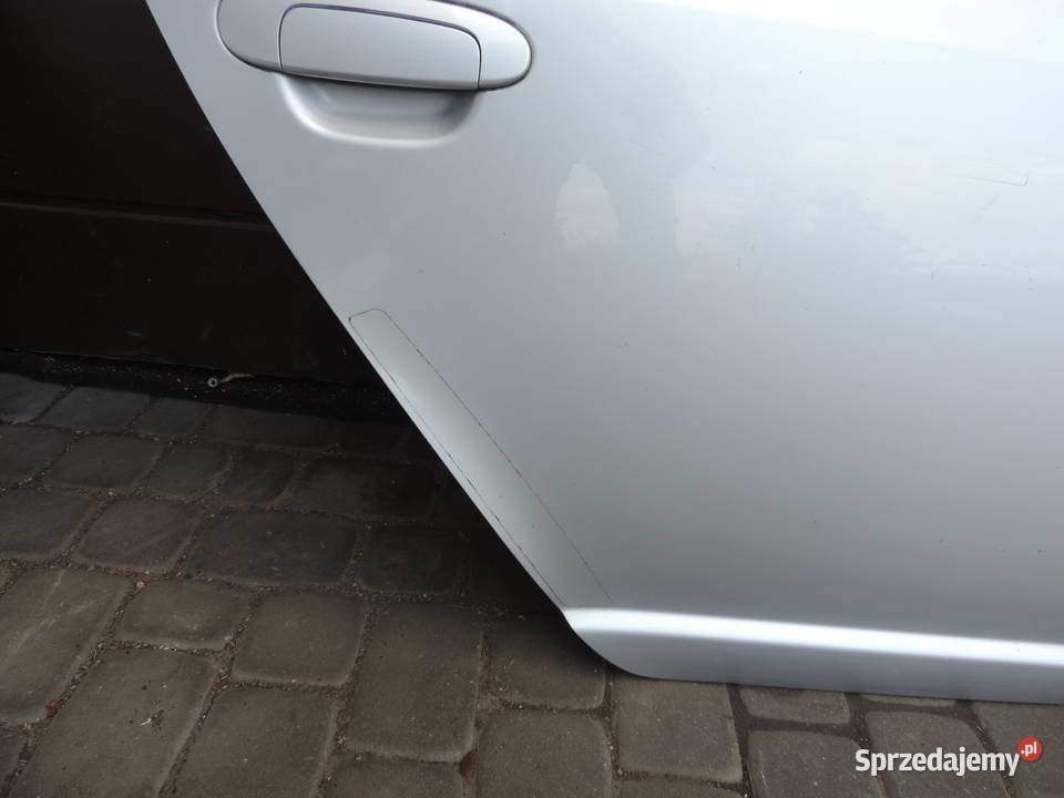 DRZWI PRAWY TYŁ TOYOTA YARIS I HB FL 1E7 Rok produkcji 2004 Nowy Sącz