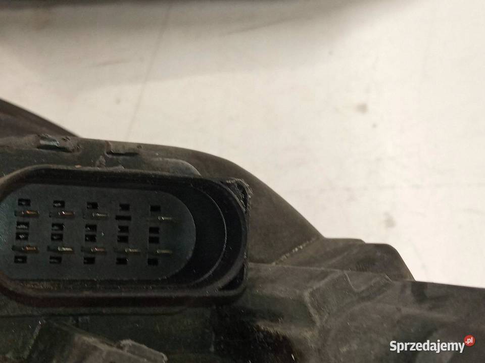 LAMPA PRZÓD PRAWA EUROPA 0301205204 VW