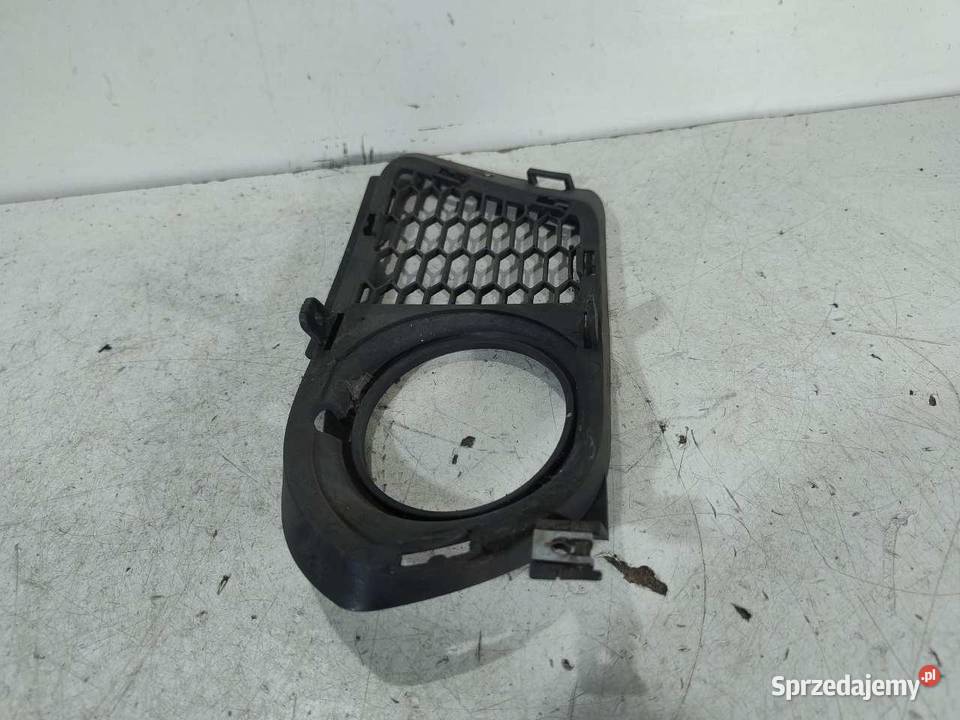 KRATKA HALOGENÓW PRAWY PRZÓD BMW E93 8041182