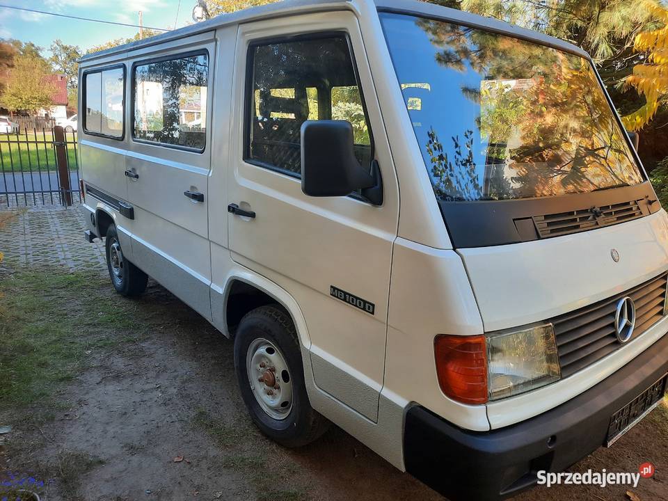 Mercedes MB 100 pszeszklony w trakcie renowacji śląskie Piasek