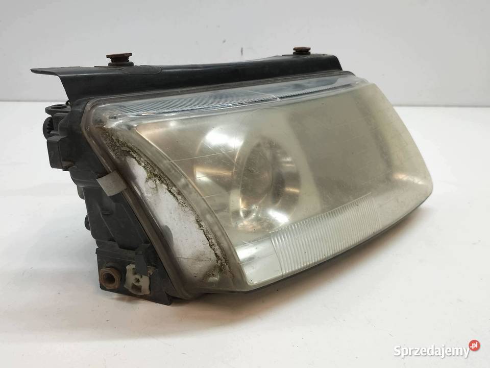 LAMPA PRZÓD PRAWA XENON EUROPA PRZED LIFT Lampy przednie