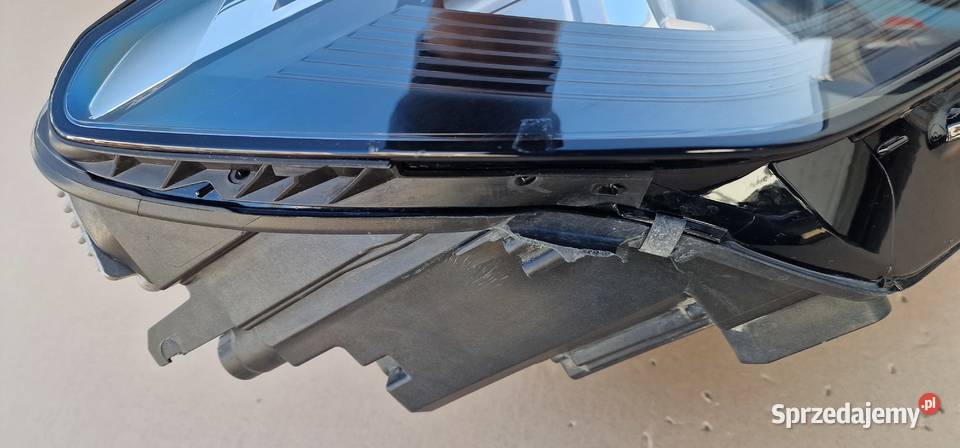 VW TIGUAN III REFLEKTOR LAMPA LED PRAWA lubuskie Bieleń