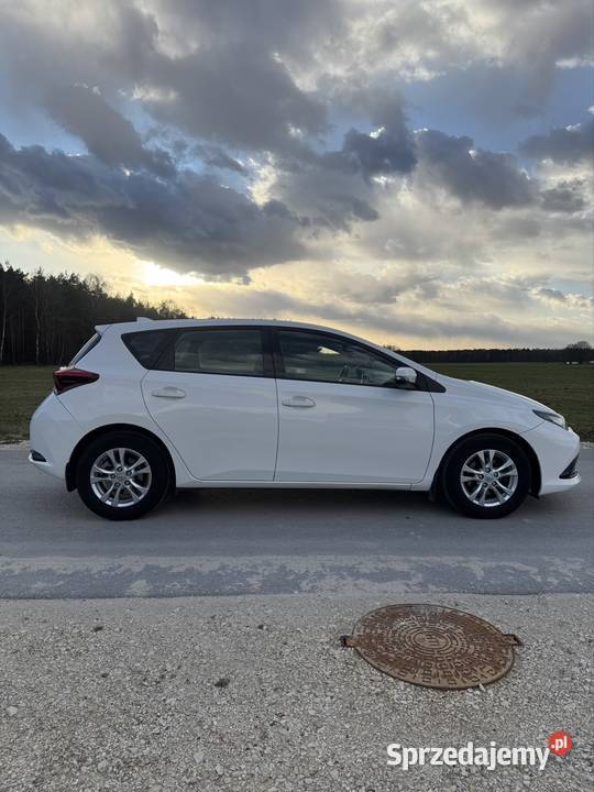 Toyota Auris 14D4D Salon Polska Bezwypadkowa biały Ostrów