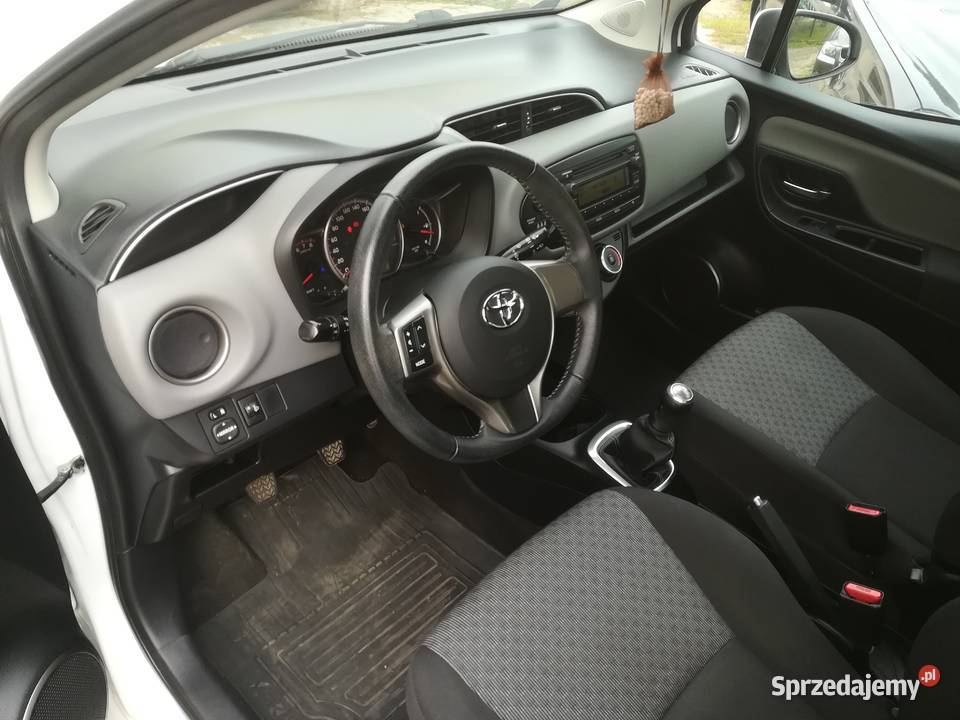 TOYOTA YARI 10i 2014 5 DRZWI KLIMA 124YKM Yaris Bydgoszcz