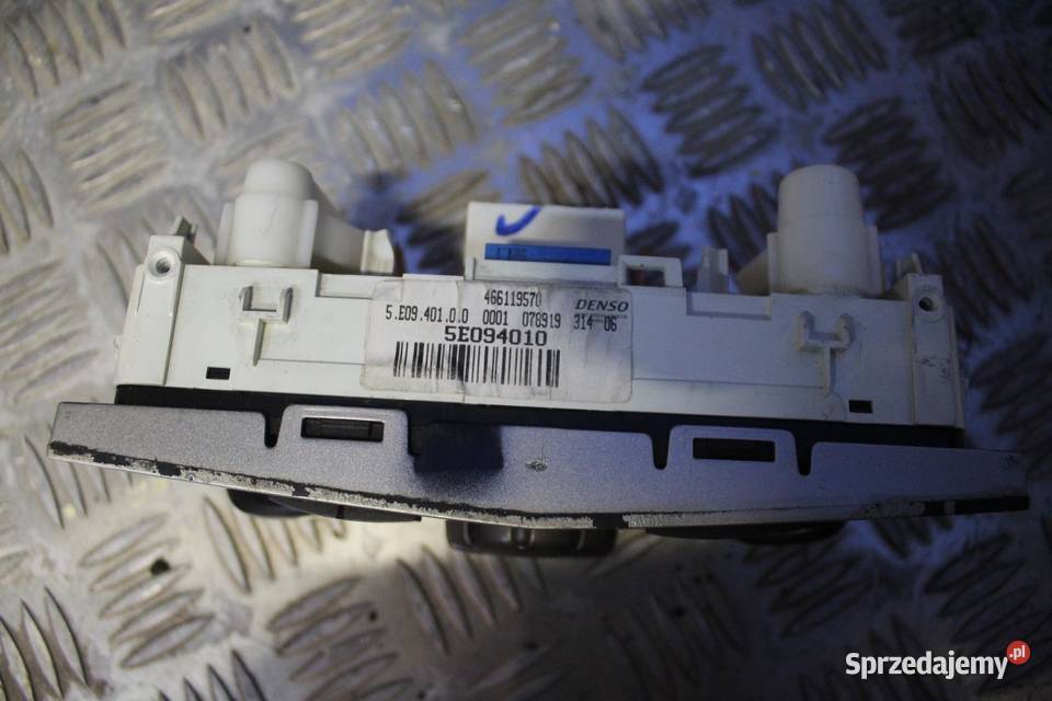 PANEL KLIMATYZACJI OPEL CORSA D 5E094010