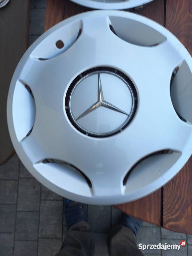 MERCEDES W124 KOŁPAKI 15C 4 SZTUKI Sawin