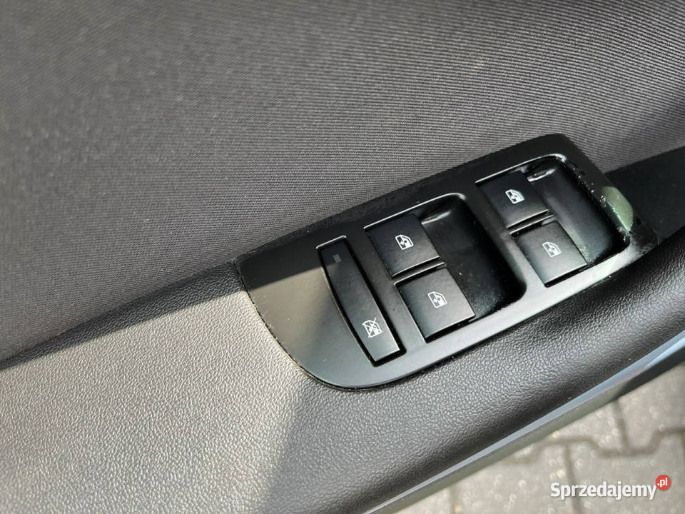 Opel Zafira 14 140 7 foteli Kamera Nowe opony aluminiowe felgi Lipówki