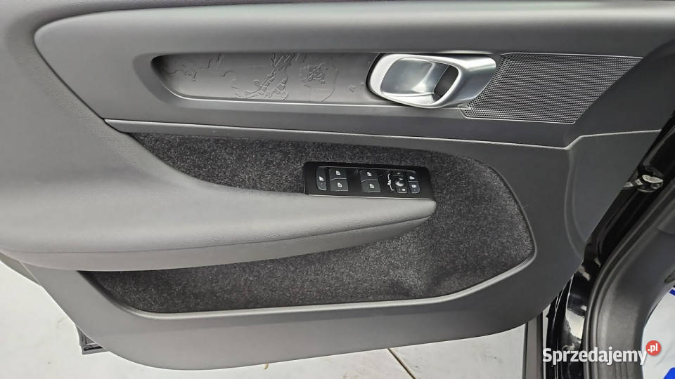 Volvo XC 40 T3 Momentum Core Z Polskiego Salonu Motoryzacja Warszawa