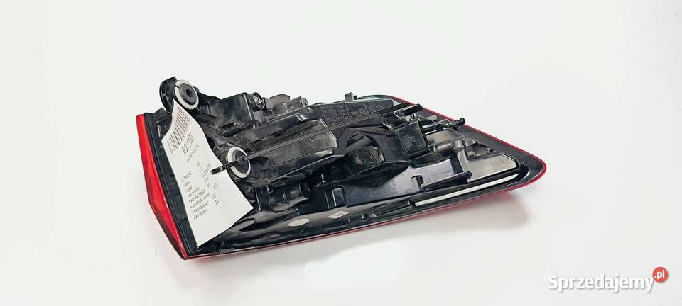 LAMPA PRAWA TYŁ AUDI A4 B9 QUATTRO 8W9945092AC Lipno