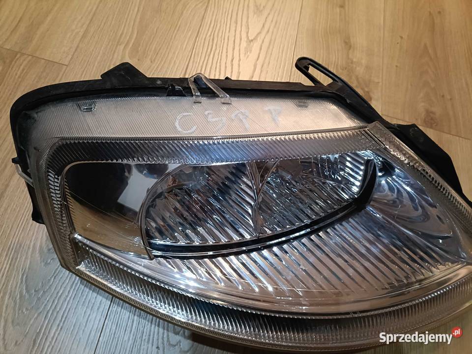 Prawy reflektor Citroen C3 wersja brytyjska Łódź