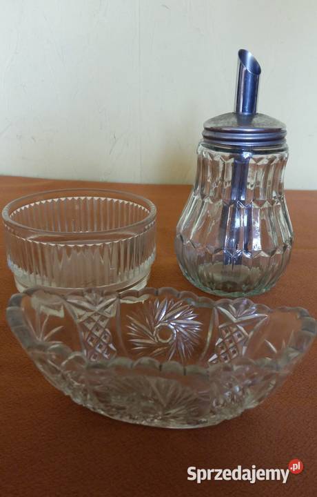 Cukiernica szklana z żeberkowym szlifemGruszka Łódź sprzedam