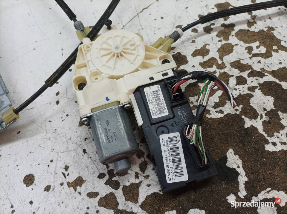 MECHANIZM SZYBY PRAWY PRZÓD 807000002R osobowe