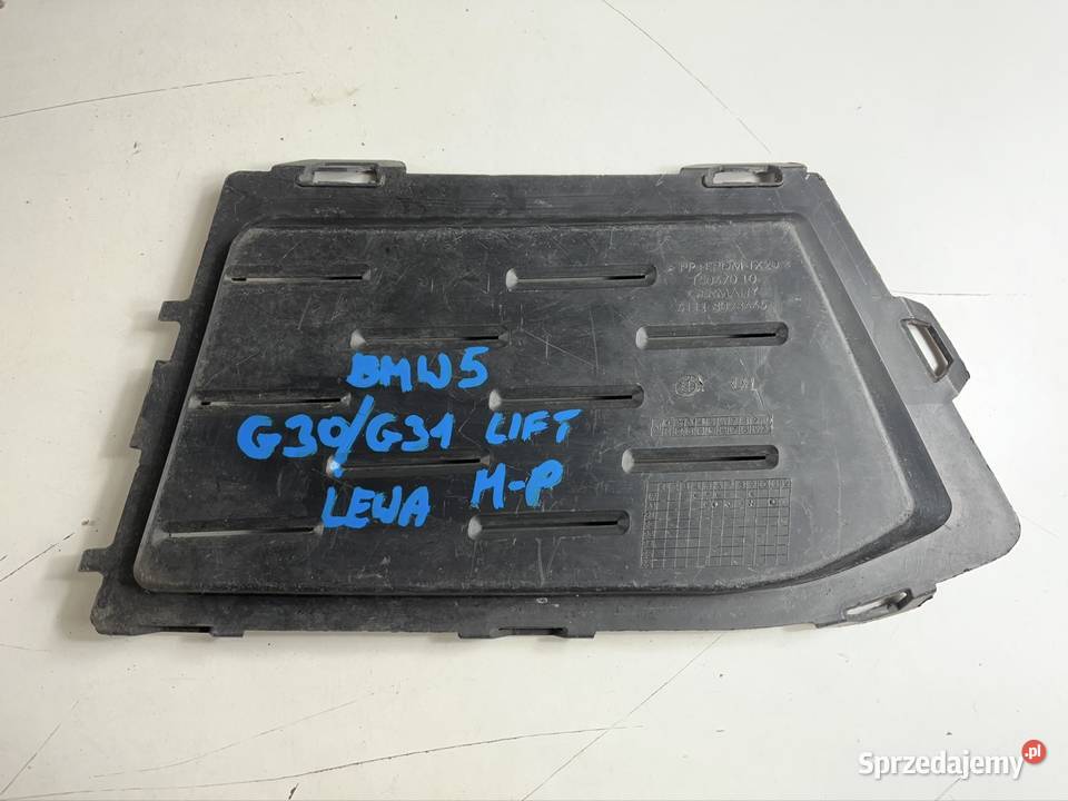 KRATKA ZDERZAKA ATRAPA BOCZNA LEWA BMW 5 G30 Pozostałe Międzychód sprzedam