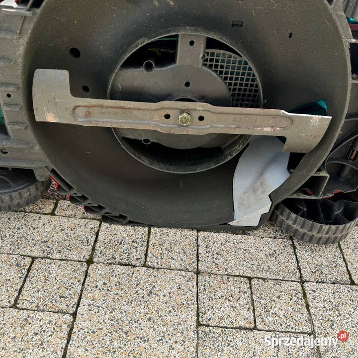 Kosiarka akumulatorowa Bosch Rotak 43Li z koszem sprzedam