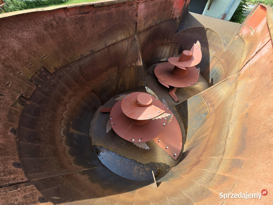 Wóz paszowy KUHN Euromix I EUV270 2270 22 m3 16 Do hodowli zwierząt Baliki sprzedam