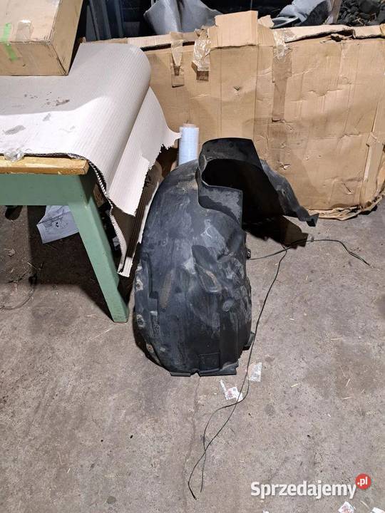 Nadkole przednie prawe Volvo V70 III 31213651