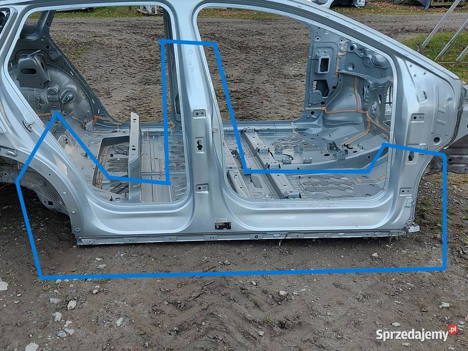 VW ID4 11A 2024r SUV 5D SŁUPEK ŚRODKOWY PRAWY